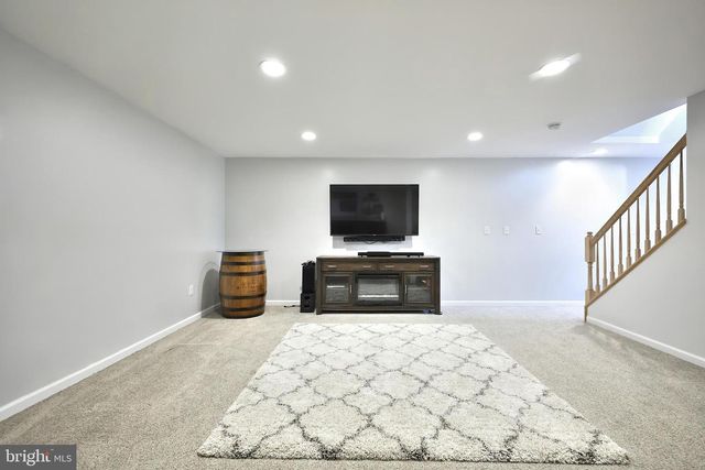 220 W CREST VIEW LN, Gettysburg, PA 17325