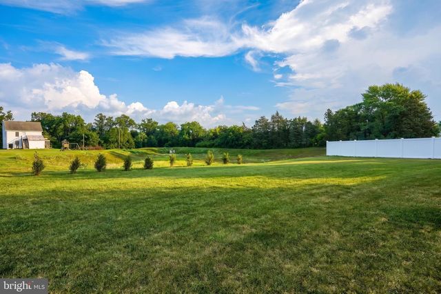 220 W CREST VIEW LN, Gettysburg, PA 17325