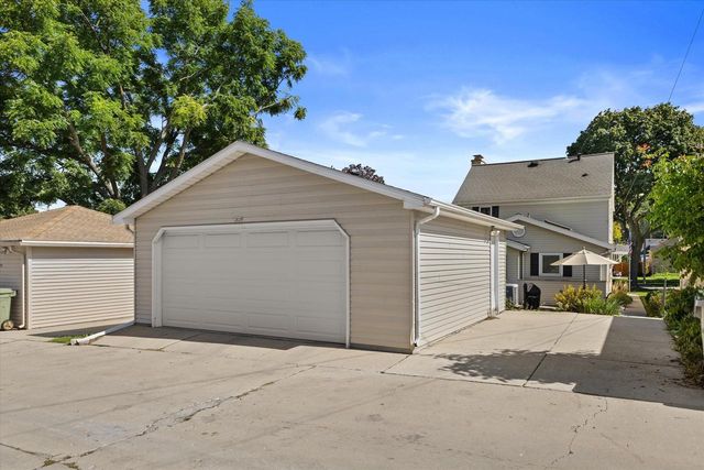2829 S 46th STREET, Milwaukee, WI 53219