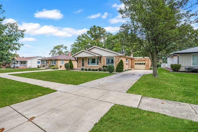 17223 69th Avenue, Tinley Park, IL 60477