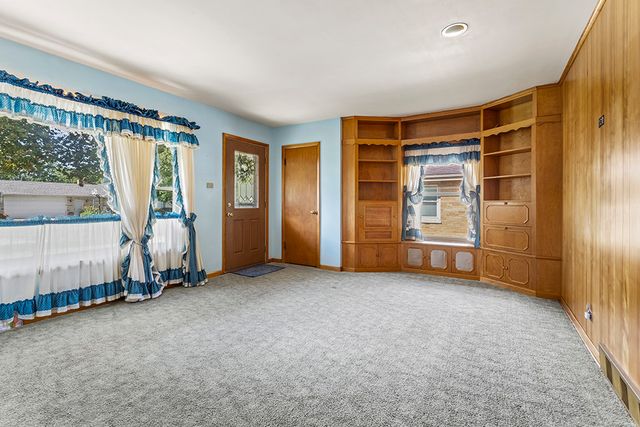 17223 69th Avenue, Tinley Park, IL 60477