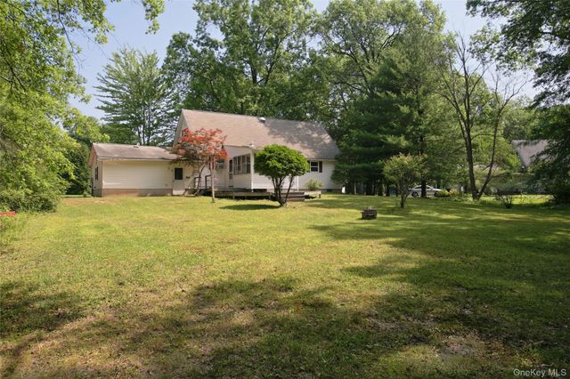 16 Elizabeth Drive, Tivoli, NY 12583