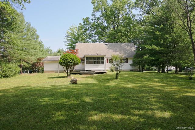 16 Elizabeth Drive, Tivoli, NY 12583