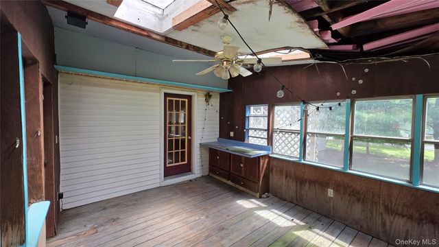 16 Elizabeth Drive, Tivoli, NY 12583