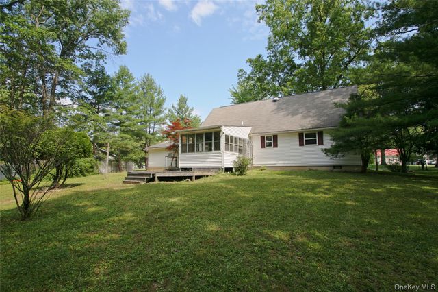 16 Elizabeth Drive, Tivoli, NY 12583