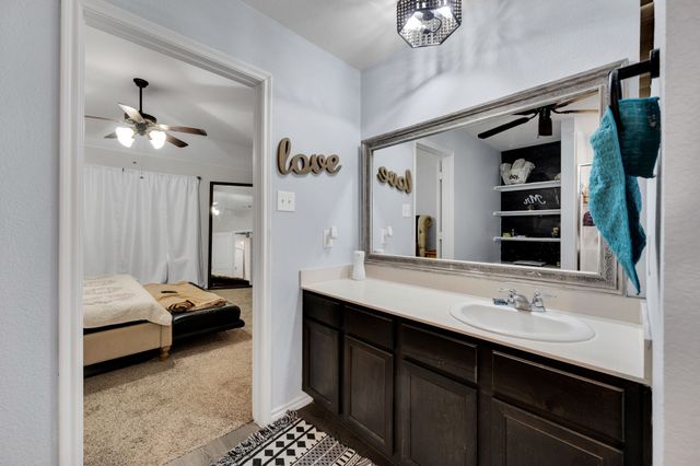 1200 Fairbanks Drive, Ennis, TX 75119