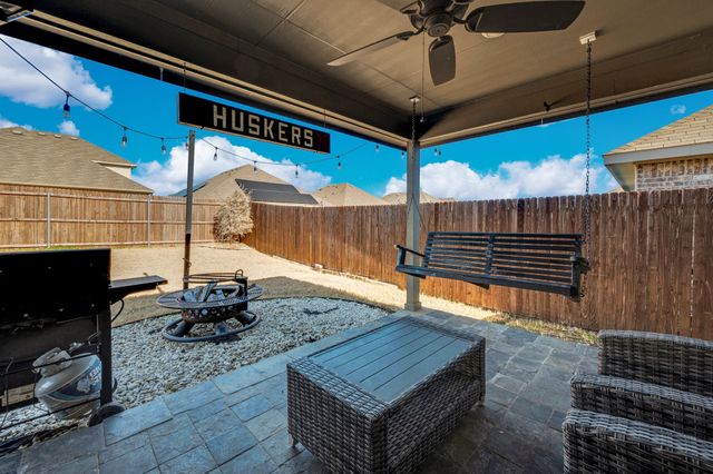 1200 Fairbanks Drive, Ennis, TX 75119