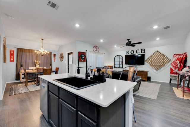 1200 Fairbanks Drive, Ennis, TX 75119