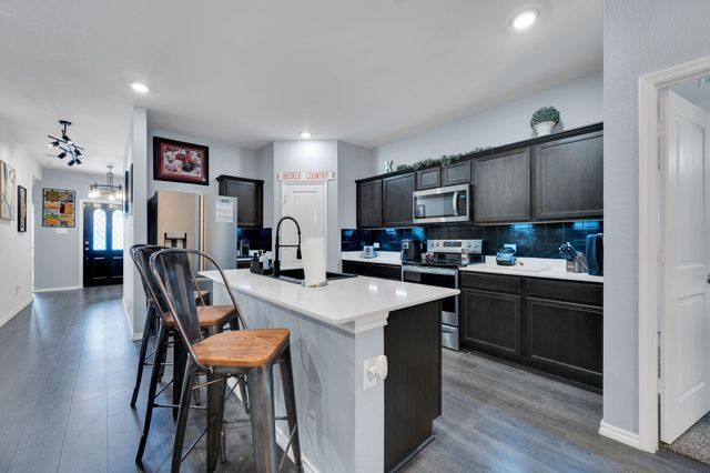 1200 Fairbanks Drive, Ennis, TX 75119