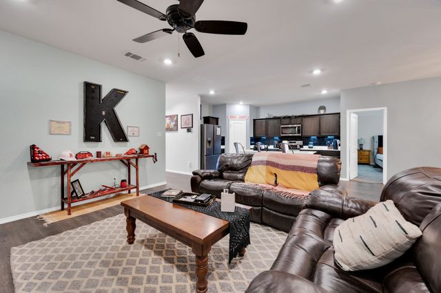 1200 Fairbanks Drive, Ennis, TX 75119