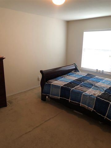 220 Maplecrest Drive, Desoto, TX 75115