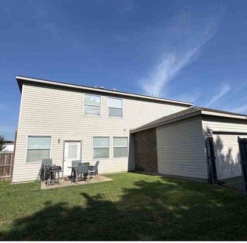 220 Maplecrest Drive, Desoto, TX 75115