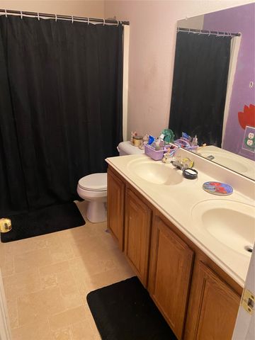 220 Maplecrest Drive, Desoto, TX 75115