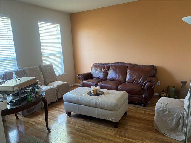 220 Maplecrest Drive, Desoto, TX 75115