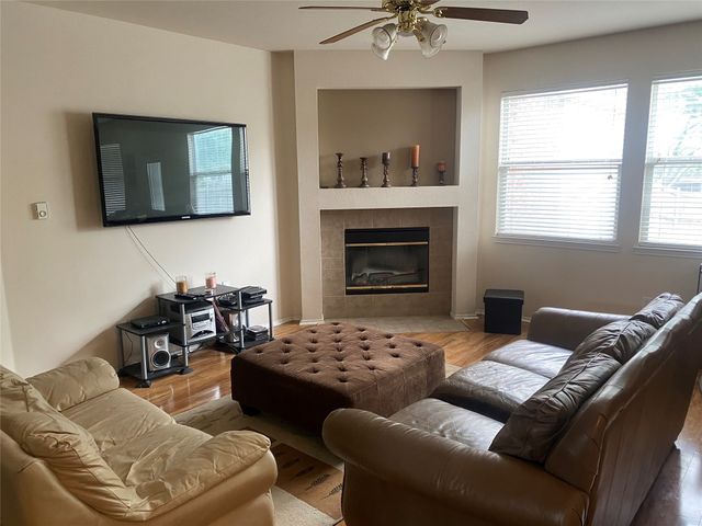 220 Maplecrest Drive, Desoto, TX 75115