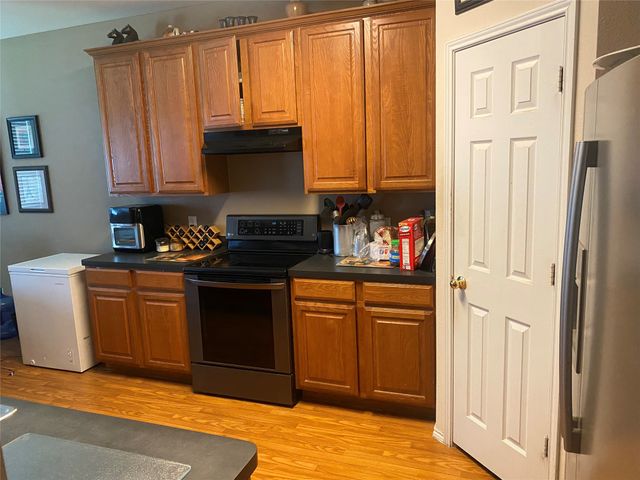 220 Maplecrest Drive, Desoto, TX 75115