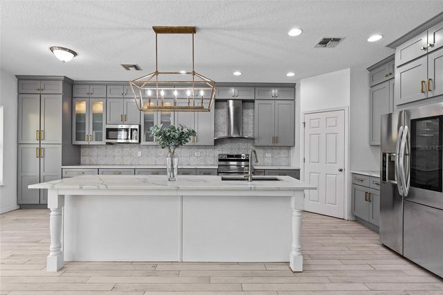 19270 FALLGLO DRIVE, Orlando, FL 32827