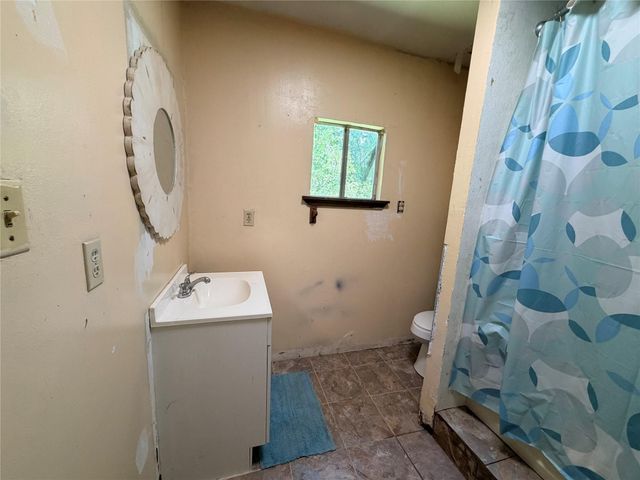 204 Kangaroo, Onalaska, TX 77360