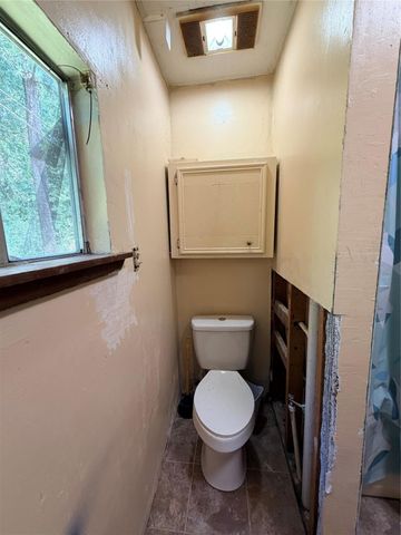 204 Kangaroo, Onalaska, TX 77360