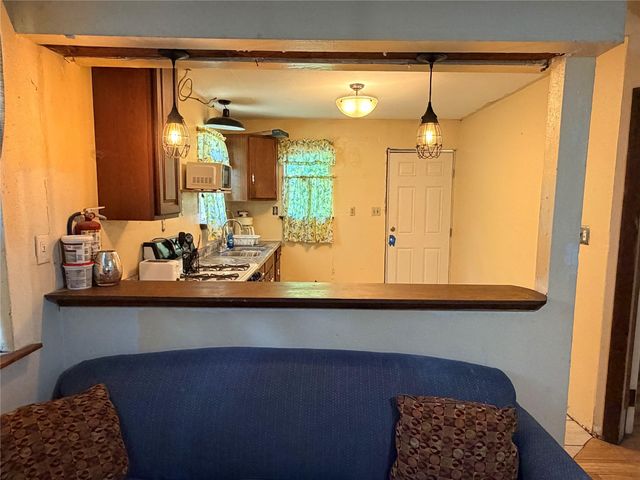204 Kangaroo, Onalaska, TX 77360
