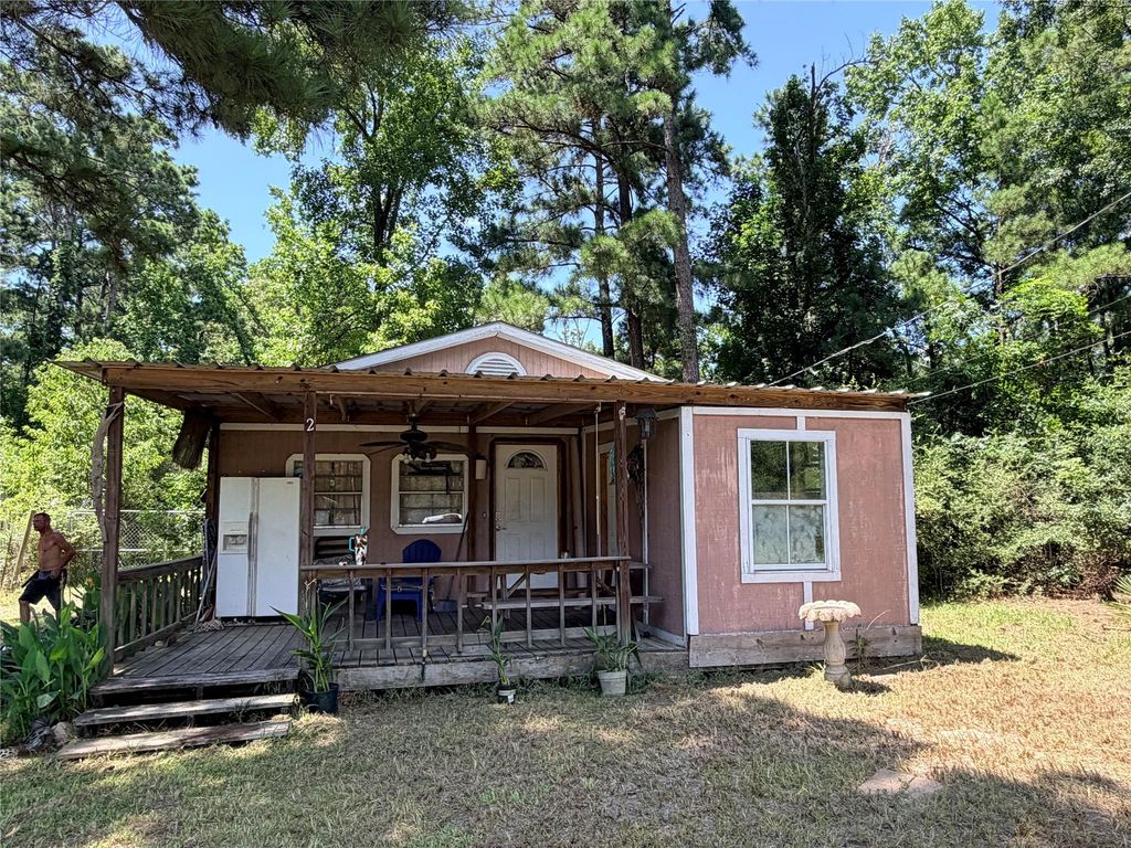 204 Kangaroo, Onalaska, TX 77360