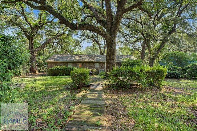295 Kelly Davis Road, Richmond Hill, GA 31324