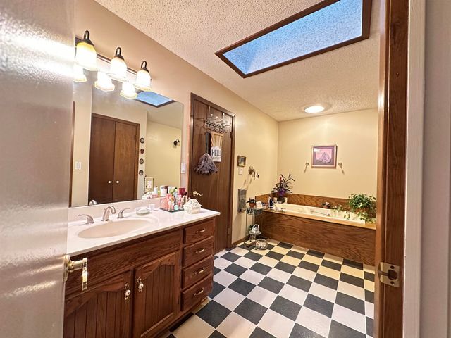 67 Powhatan Drive, Cherokee Village, AR 72529