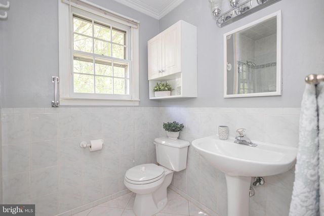 2316 SHIPLEY RD, Wilmington, DE 19803