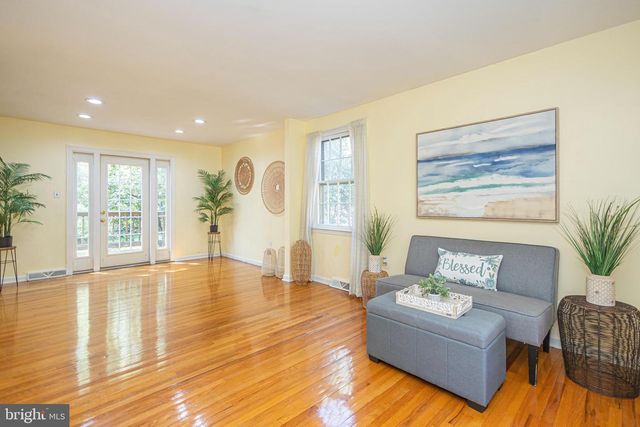 2316 SHIPLEY RD, Wilmington, DE 19803