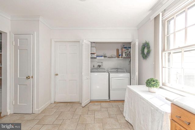 2316 SHIPLEY RD, Wilmington, DE 19803