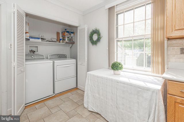 2316 SHIPLEY RD, Wilmington, DE 19803