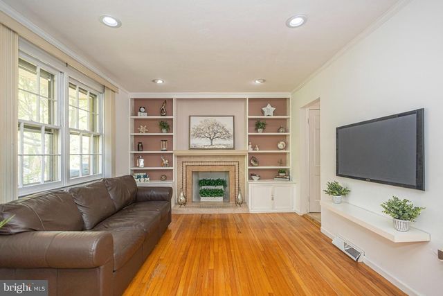 2316 SHIPLEY RD, Wilmington, DE 19803