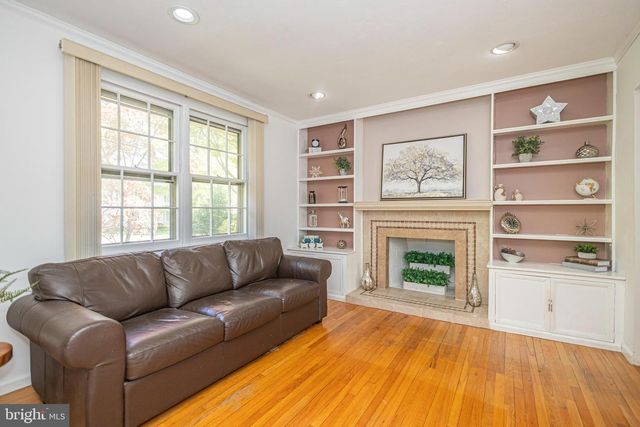 2316 SHIPLEY RD, Wilmington, DE 19803