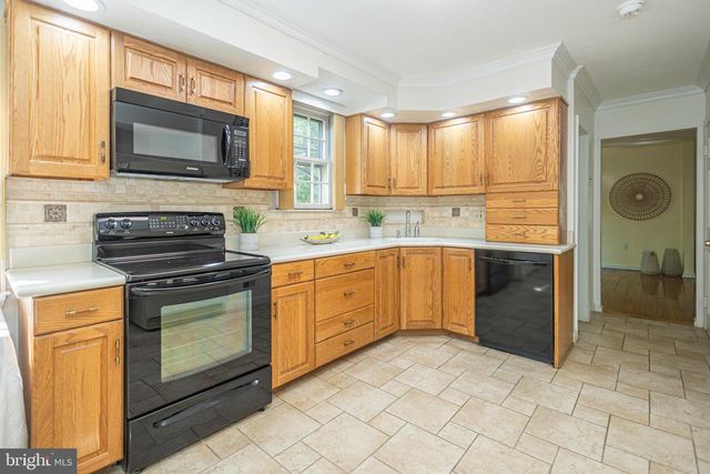 2316 SHIPLEY RD, Wilmington, DE 19803