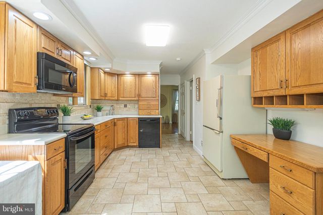 2316 SHIPLEY RD, Wilmington, DE 19803