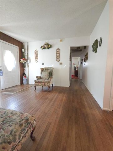 4633 Lawn Avenue, Kansas City, MO 64130