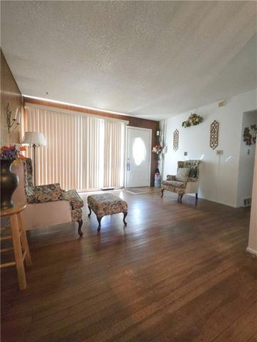 4633 Lawn Avenue, Kansas City, MO 64130