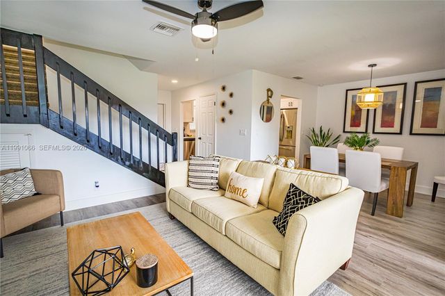 9341 Green Meadows Way 2, Palm Beach Gardens, FL 33418