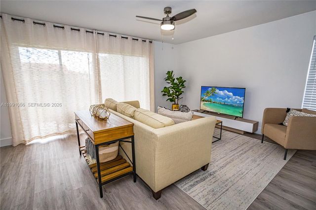 9341 Green Meadows Way 2, Palm Beach Gardens, FL 33418