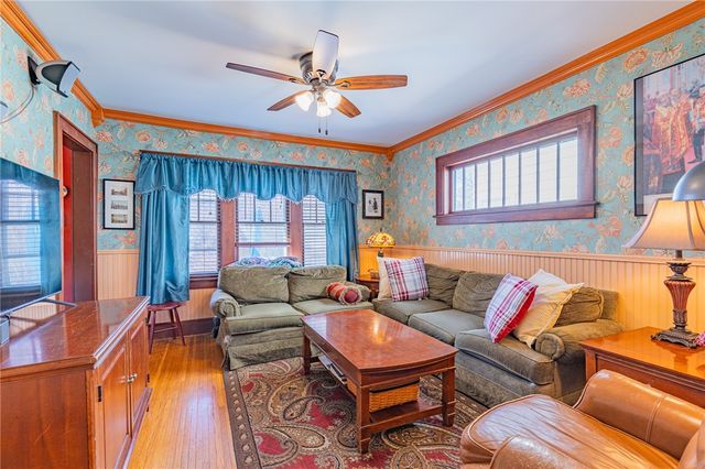 79 Maplehurst Road, Irondequoit, NY 14617