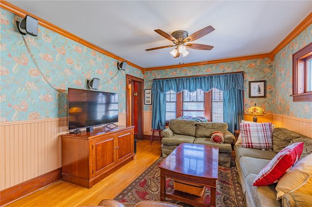 79 Maplehurst Road, Irondequoit, NY 14617