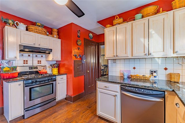 79 Maplehurst Road, Irondequoit, NY 14617