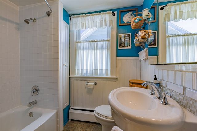 79 Maplehurst Road, Irondequoit, NY 14617