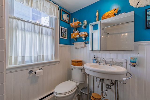 79 Maplehurst Road, Irondequoit, NY 14617