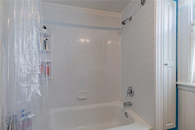 79 Maplehurst Road, Irondequoit, NY 14617