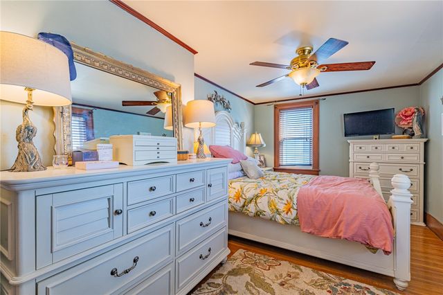 79 Maplehurst Road, Irondequoit, NY 14617