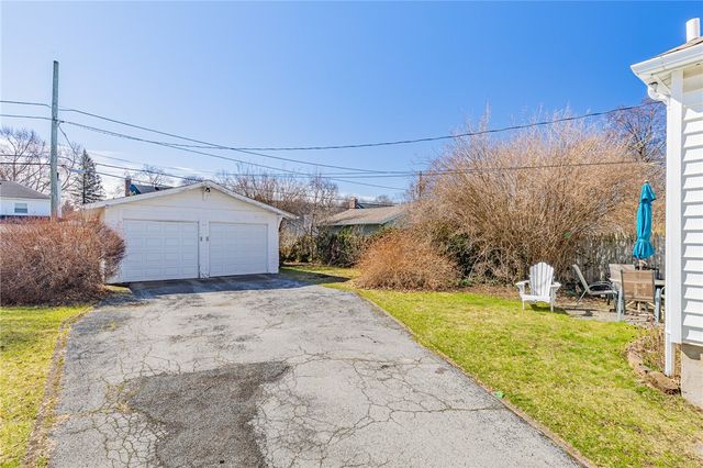 79 Maplehurst Road, Irondequoit, NY 14617