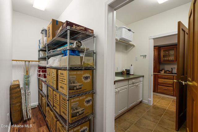 516 Kiebert LOOP, Hope, ID 83836
