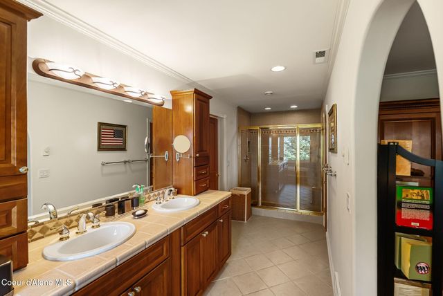 516 Kiebert LOOP, Hope, ID 83836