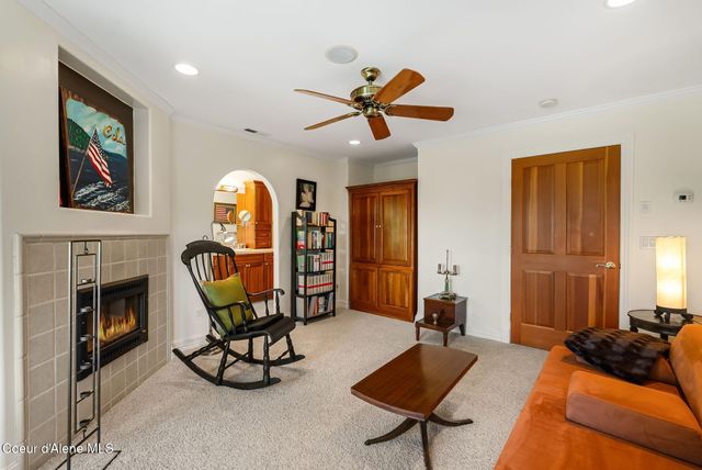 516 Kiebert LOOP, Hope, ID 83836